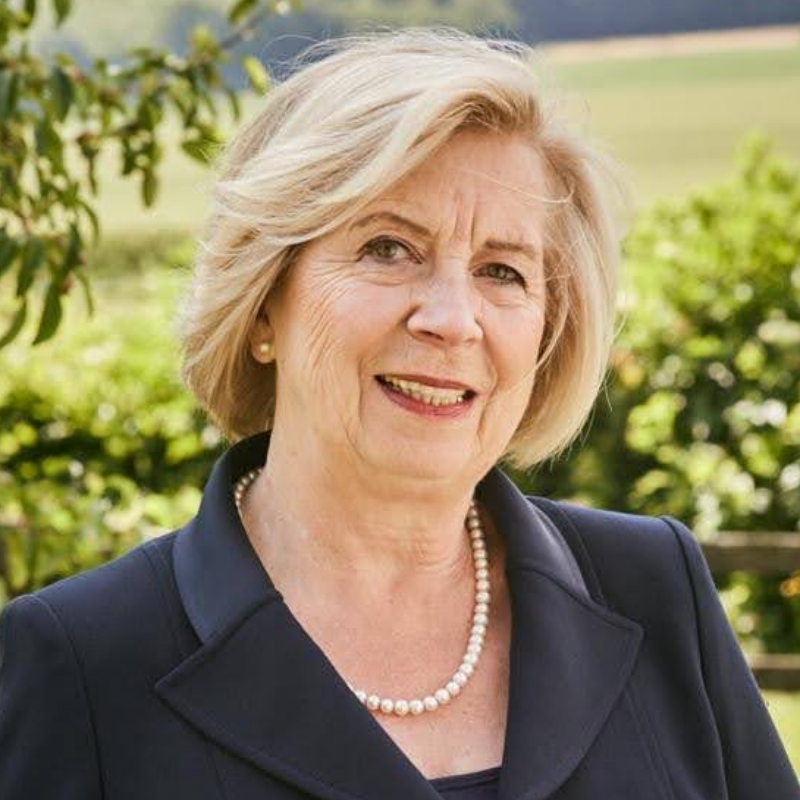 Ursula Holstein